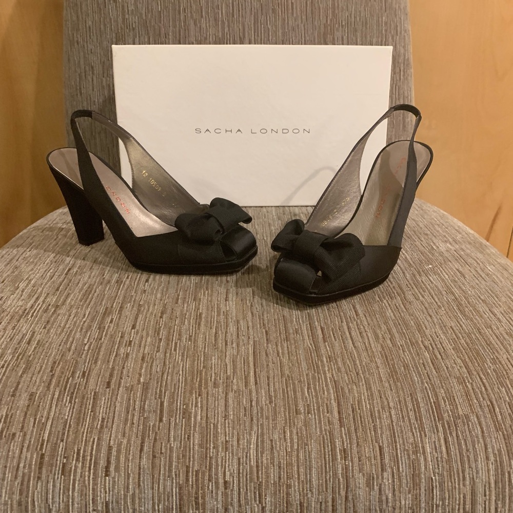 GUC Sacha London Esmeralda black satin sling back heels with bows 7 1/2